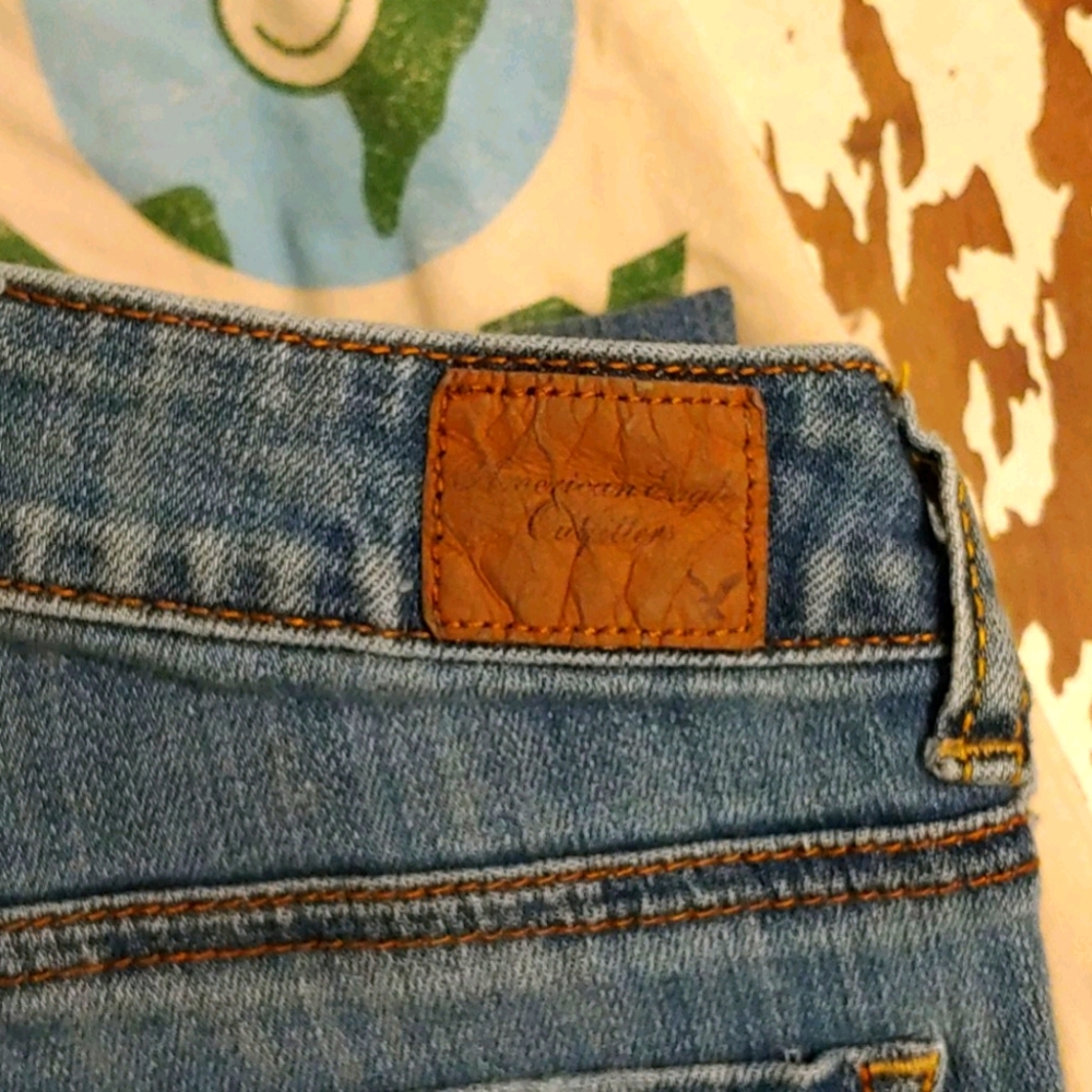 AEO Stretch Skinny Holes & Perfect Fade Denim - Low Rise, Babes - Picture 14 of 15